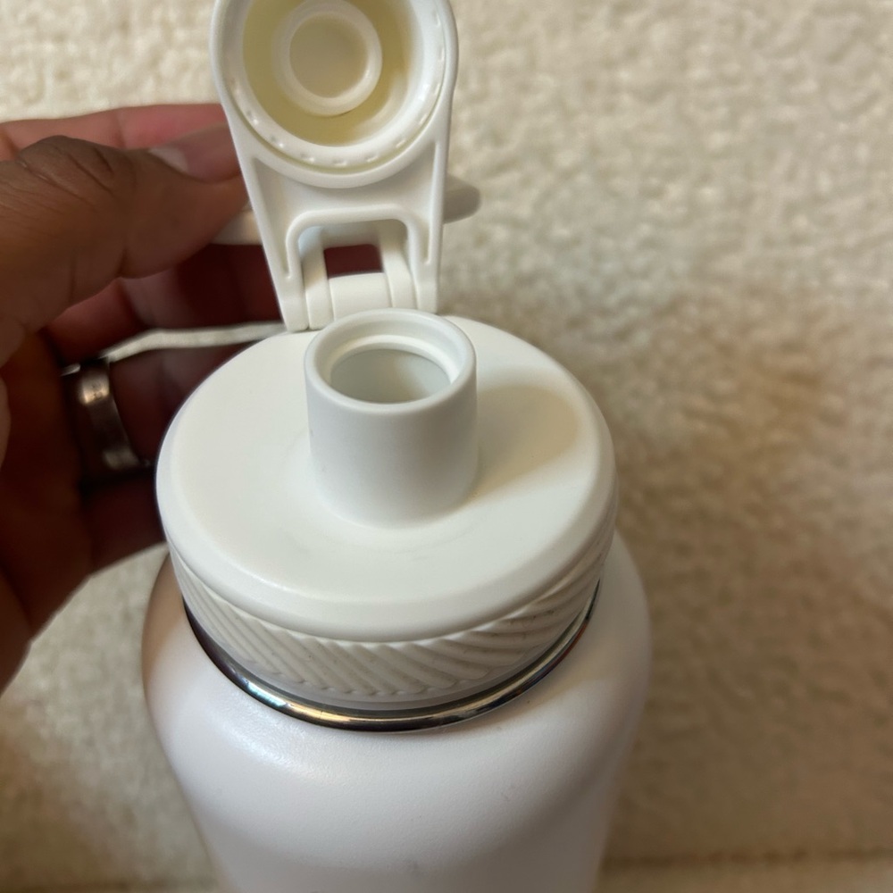 lululemon athletica White Water Bottle - Picture 4 of 7